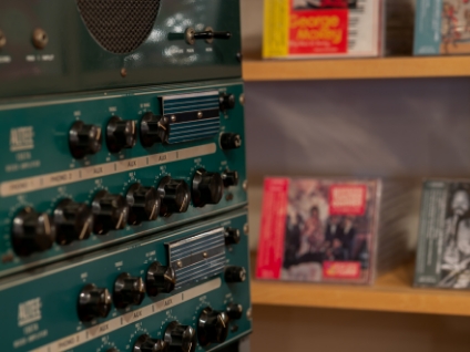 careers.work_scenery.dub_store_alt_3